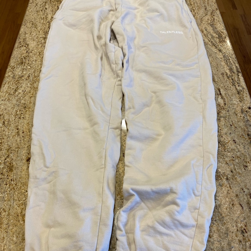 Talentless Joggers size M